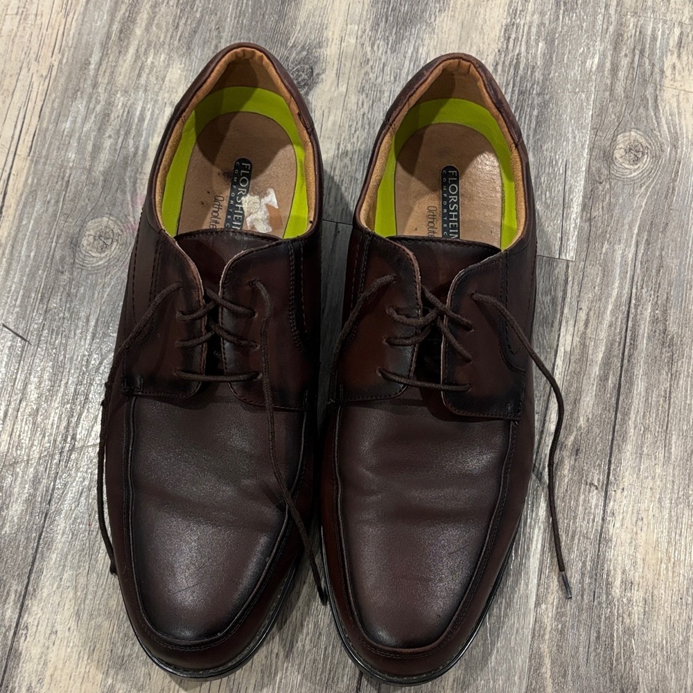 Men’s size 12D florsheim comfortech ortholite genuine leather brown dress shoes